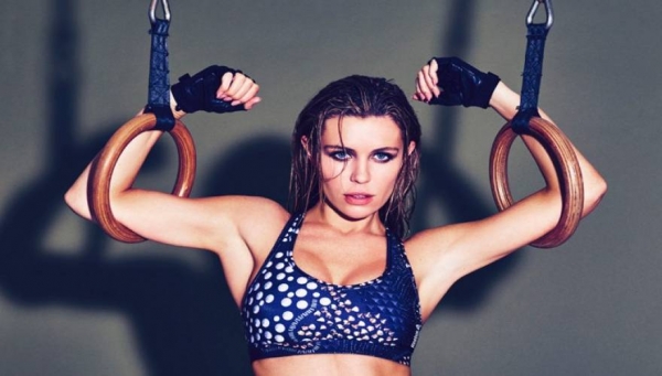 Η Abbey Clancy αναστατώνει σε κάθε της φωτογράφιση [φωτό]
