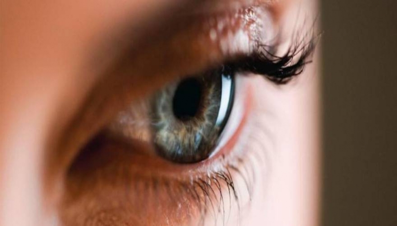 Αυτό είναι το φρούτο που σώζει τα μάτια σας