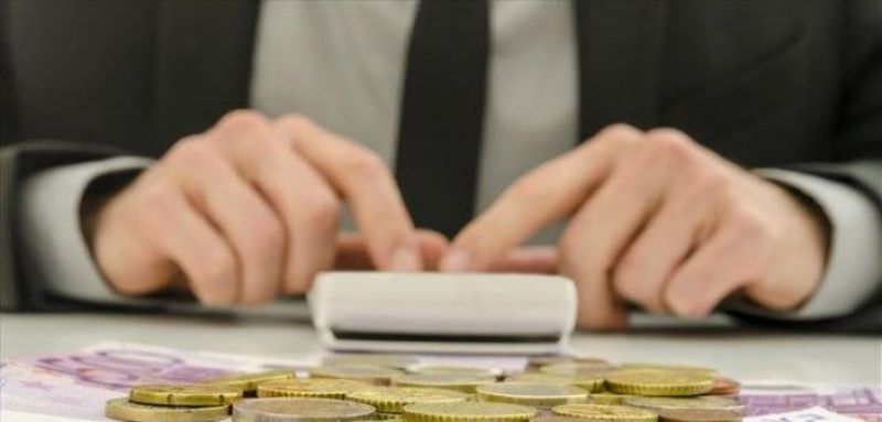 Έρευνα ΙΟΒΕ: Οριακά τα βγάζουν πέρα δύο στους τρεις Έλληνες