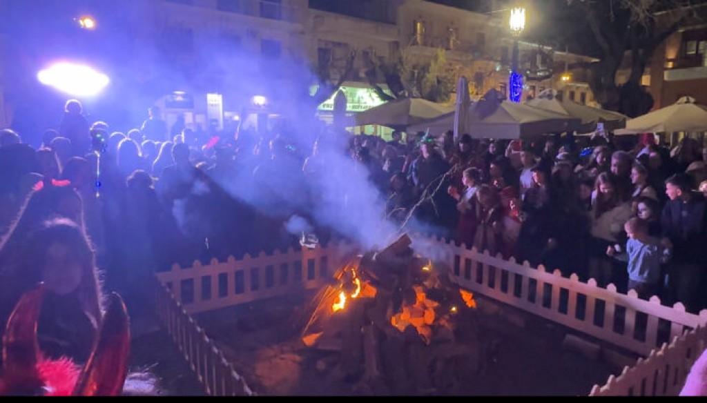 Ναύπακτος: Αναβίωσε και φέτος ο «χορός των Σκλαραίων»