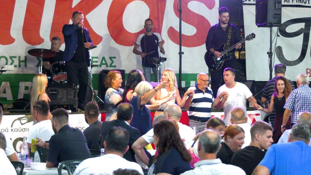 Το Καστράκι Ξενύχτησε με τον Σπύρο Κουτρομάνο – Πανηγύρι που Δεν Ξεχνιέται!  (βίντεο)