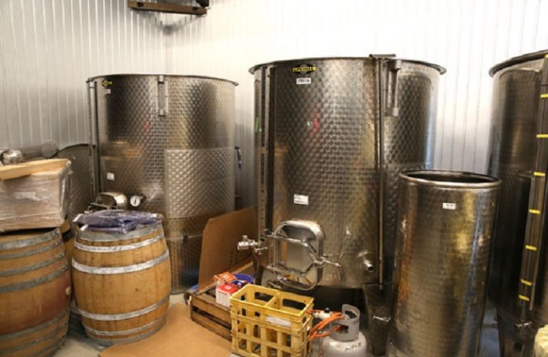 Παράταση καταβολής των φορολογικών και ασφαλιστικών υποχρεώσεων των οινοποιείων για 3 μήνες ζητά η ΚΕΟΣΟΕ