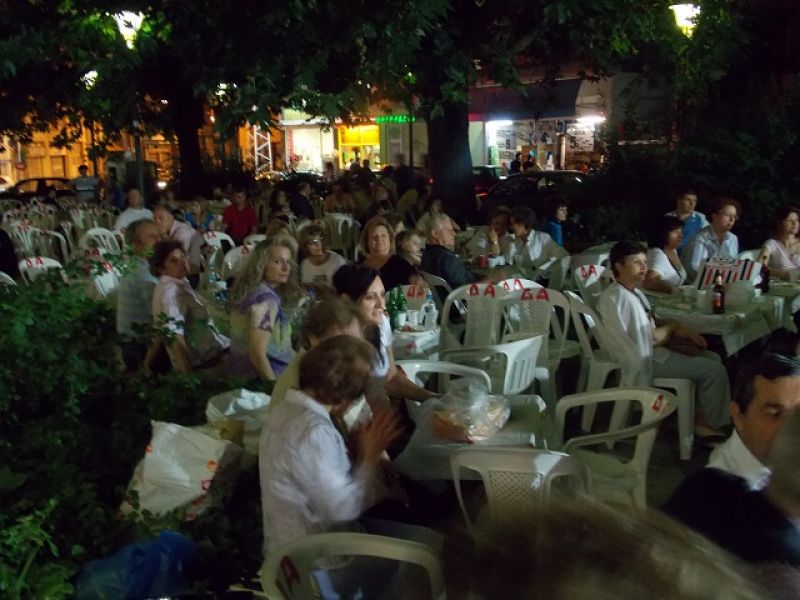 Λαϊκή γιορτή στην πλατεία Χατζοπούλου (Πεμ 8/6/2017)