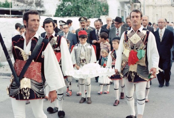 Μεσολόγγι: «Άη Συμιώτες» χορεύουν το «χελάκι» - Σπάνιες φωτογραφίες του 1976