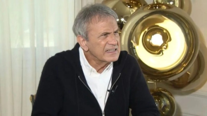 Τι είδους προσφορά στον πολιτισμό και την αισθητική είναι αυτή; δήλωσε ο Νταλάρας για τα νυχτερινά κέντρα