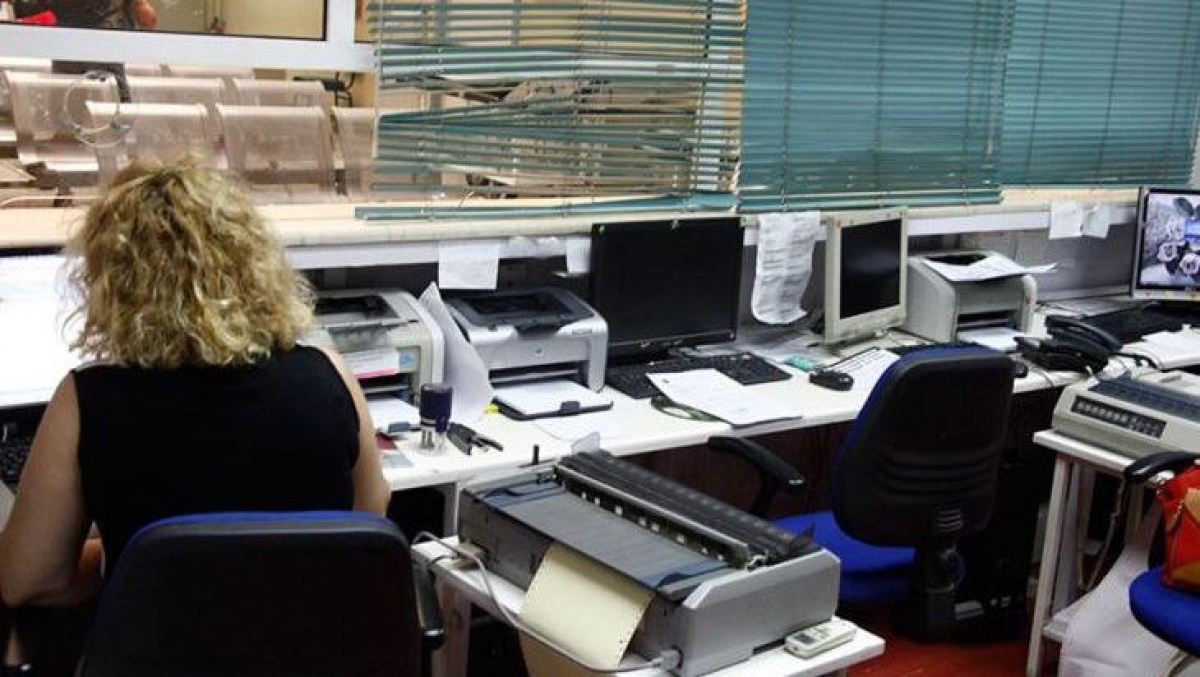 Οι αυξήσεις που φέρνει το νέο μισθολόγιο στο Δημόσιο – Πώς αλλάζουν μισθοί και επιδόματα από το 2024