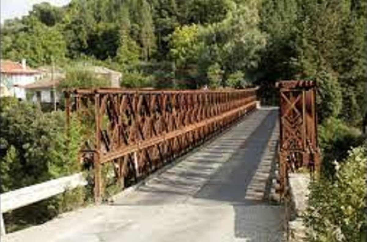 «Σε εγκατάλειψη ο δρόμος Ναύπακτος-Θέρμο»