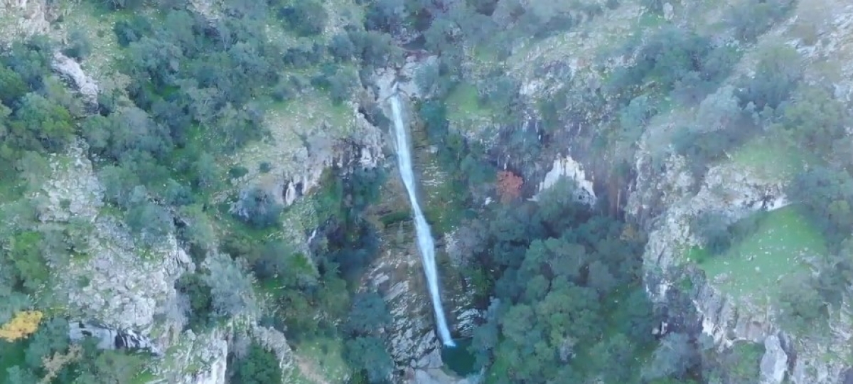 Ο μαγευτικός καταρράκτης στα Ελληνικά (video)