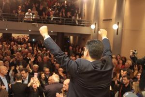 Σε ενα κατάμεστο Παπαστράτειο ο Γιώργος Παπαναστασίου παρουσίασε το μέχρι τώρα έργο του και τους υποψηφίους του