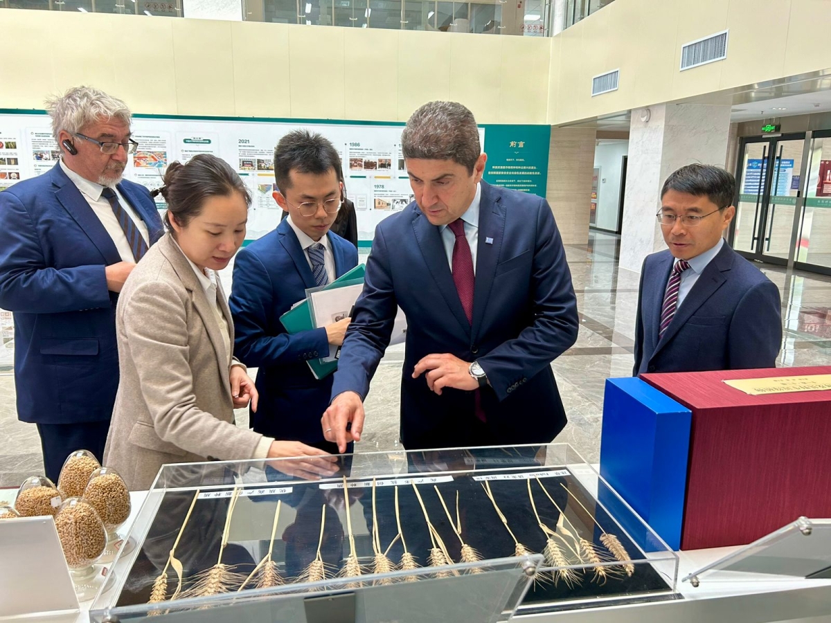 Συνάντηση του ΥπΑΑΤ, Λευτέρη Αυγενάκη με τον Πρόεδρο της Κινέζικης Ακαδημίας Αγροτικών Επιστημών καθηγητή, Wu Kongming