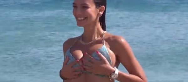 Νικολέττα Ράλλη: Η παρουσιάστρια με το πληθωρικό μπούστο που μοιράζει «εγκεφαλικά» (φωτό, βίντεο)