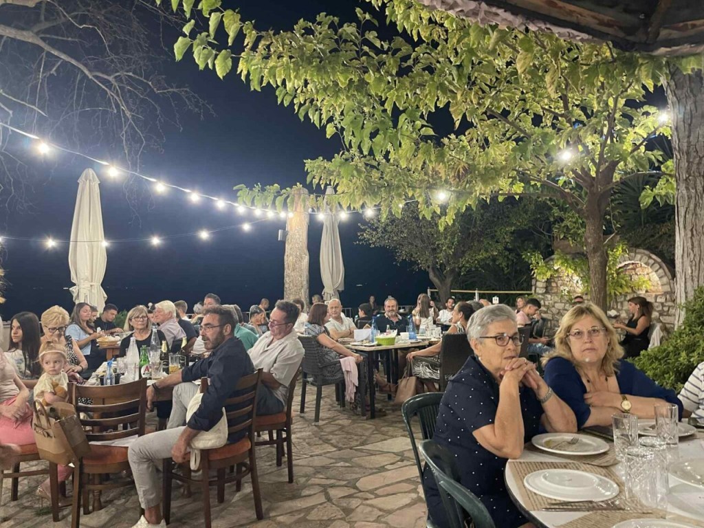 Θέρμο: Η παρουσίαση του «Δέμφις» και η Γιορτή Αθερίνας έδωσαν πνοή στις Γιορτές Αγίου Κοσμά