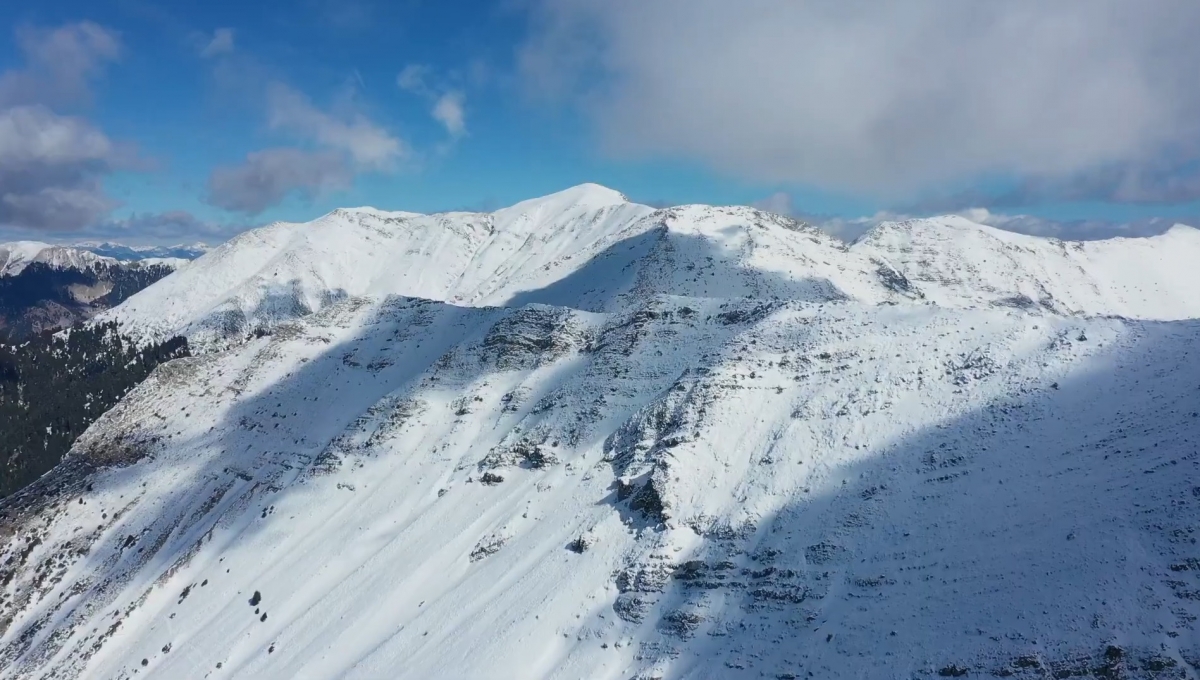 Το Παναιτωλικό όρος ντυμένο στα λευκά (Βίντεο)