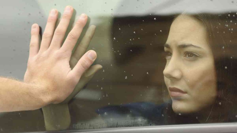 Δες τους έξι λόγους που κάποιος φοβάται να βγει από το σπίτι του – Πώς μπορείς να τον βοηθήσεις