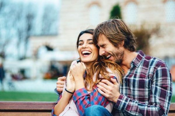Τα 10 κομπλιμέντα που κάθε γυναίκα θέλει να ακούει από τον άντρα της