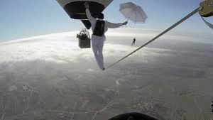 ΑΒΥΣΣΟΣ ΑΝΑΜΕΣΑ Σ&#039; ΕΜΑΣ ΚΑΙ ΤΟΥΣ ΠΟΛΙΤΙΚΟΥΣ...