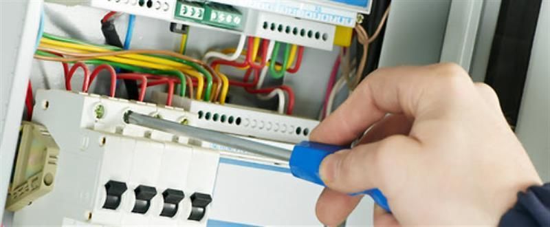 Tέσσερις δίμηνες προσλήψεις ηλεκτρολόγων στο δήμο Αγρινίου