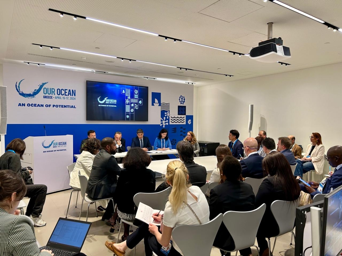 Συνάντηση ΥπΑΑΤ, Λευτέρη Αυγενάκη με ομολόγους του - Ενδιαφέρον για τις ελληνικές πρωτοβουλίες για προστασία των θαλασσών