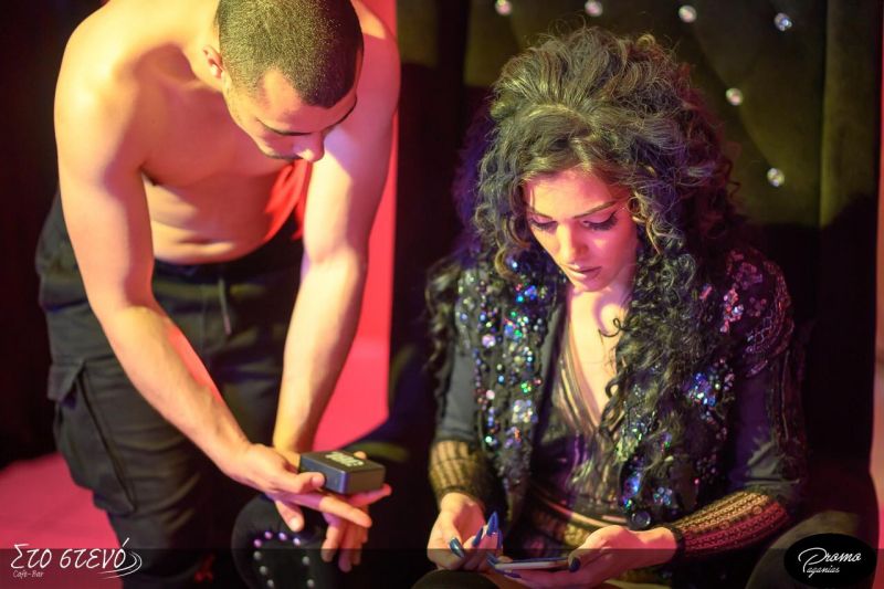 Από την πρώτη της κυκλοφορία η νεαρή performer δημιούργησε ένα κίνημα haters αλλά και θαυμαστών