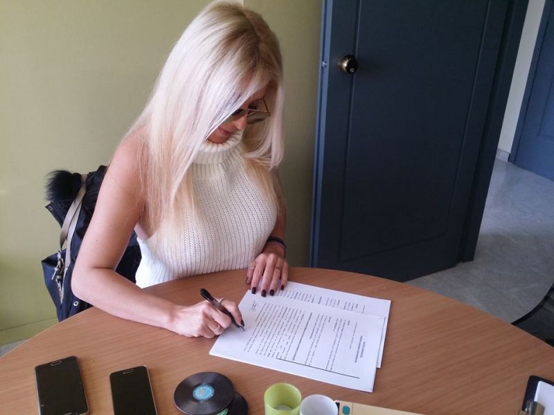 Η Δυναμική Έλενα Ρίζου έρχεται με νέο τραγούδι