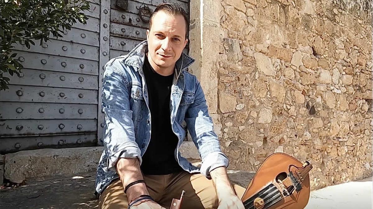 Αλέξανδρος Λύρα - They Don‘t Care About Us (Michael Jackson)