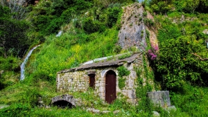 Ο παλιός νερόμυλος και η νεροτριβή στη Μυρτιά Αιτωλοακαρνανίας (Βίντεο)