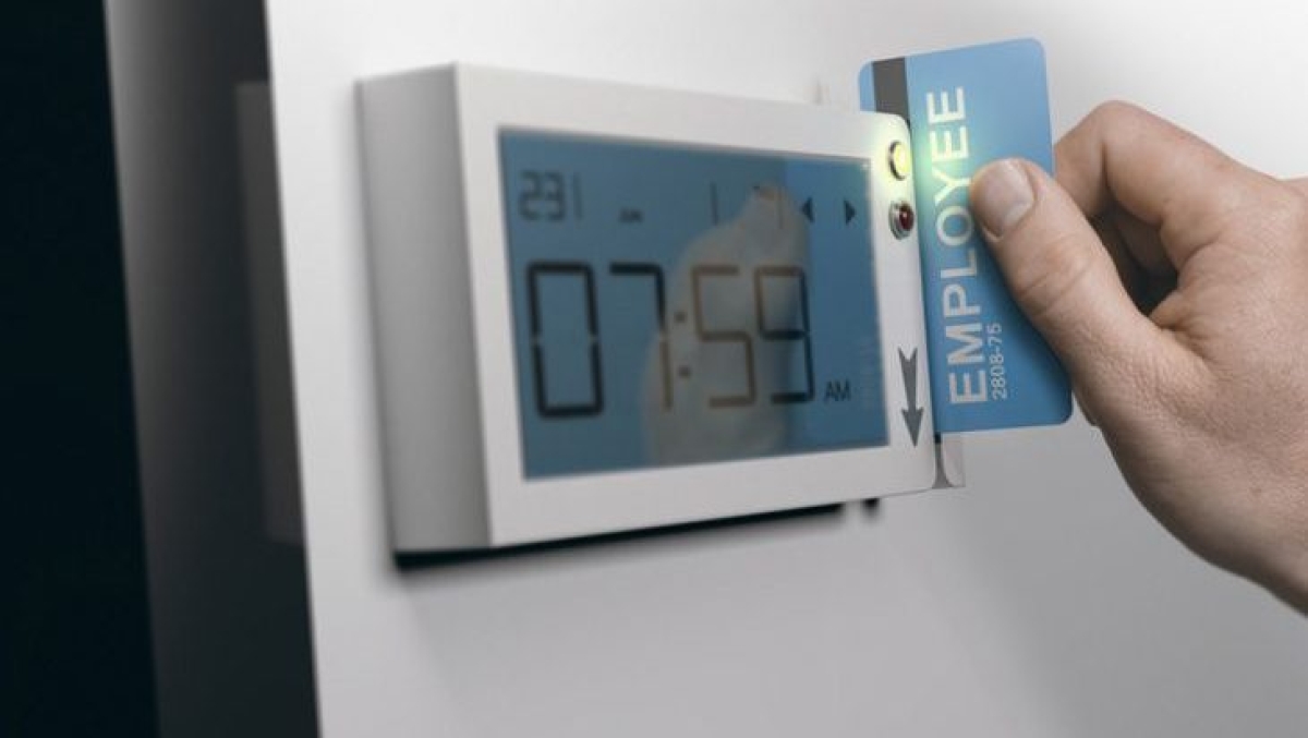 Σε τράπεζες και σούπερ μάρκετ η πρώτη εφαρμογή της Κάρτας Εργασίας