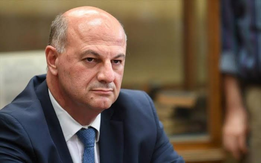 Πρόσθετη οικονομική στήριξη και αποζημιώσεις για τους κτηνοτρόφους, τα ζώα των οποίων επλήγησαν από πανώλη, ζήτησε  ο Κώστας Τσιάρας από την ΕΕ, με επιστολή του στους αρμόδιους  Επιτρόπους και στους ομολόγους του