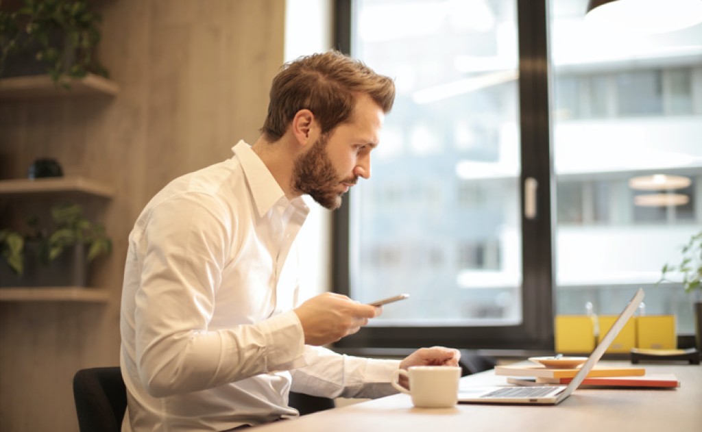 Νέες θέσεις για εργασία από το σπίτι – Παρέχεται μισθός με bonus