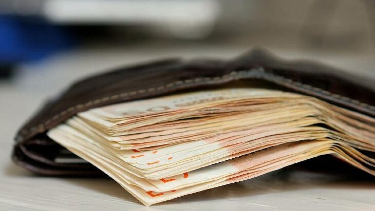 Σενάριο για αύξηση του κατώτατου μισθού κοντά στα 800 ευρώ – Η ΓΣΕΕ ζητάει μισθό 850 ευρώ