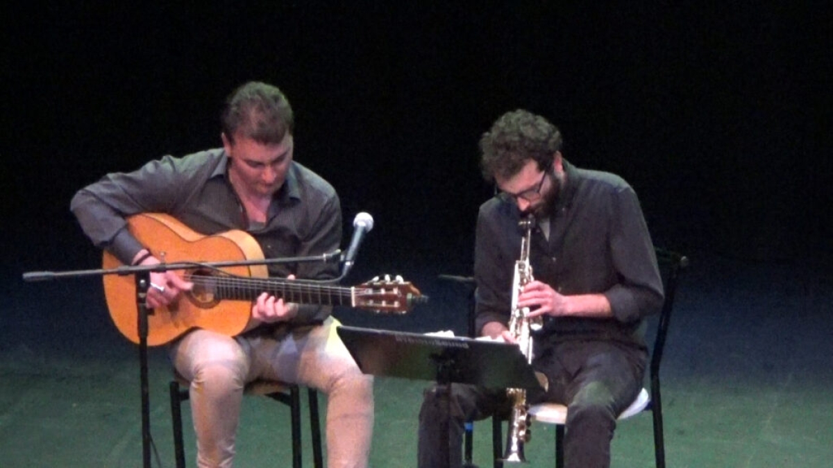 «Μεσ’ τη Μεσόγειο»: Ενθουσίασε η βραδιά σαξοφώνου και κιθάρας στο ΔΗΠΕΘΕ Αγρινίου