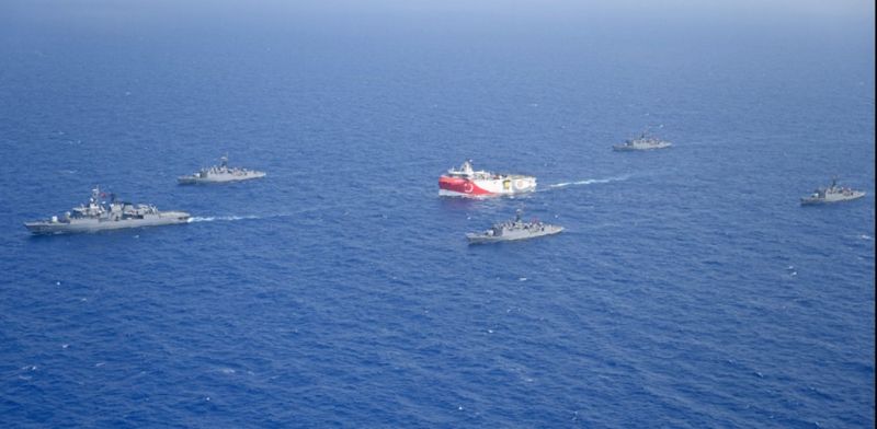 Οι Τούρκοι έσπασαν τη σιγή ασυρμάτου με πρόκληση – Φύγετε εσείς από την τουρκική ΑΟΖ