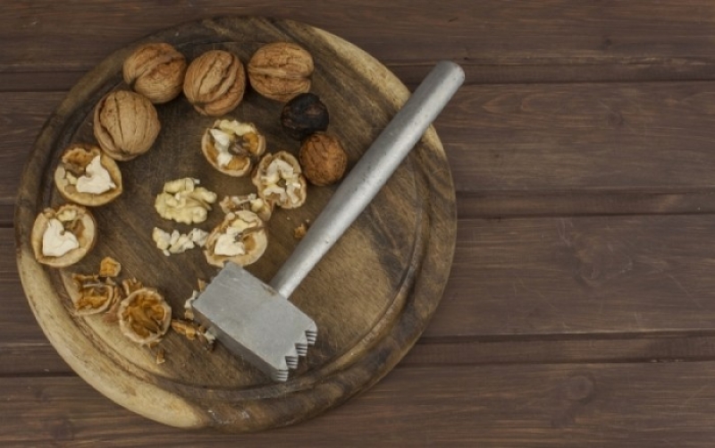 Πόσα καρύδια πρέπει να τρώτε την ημέρα για να ρίξετε την κακή χοληστερίνη