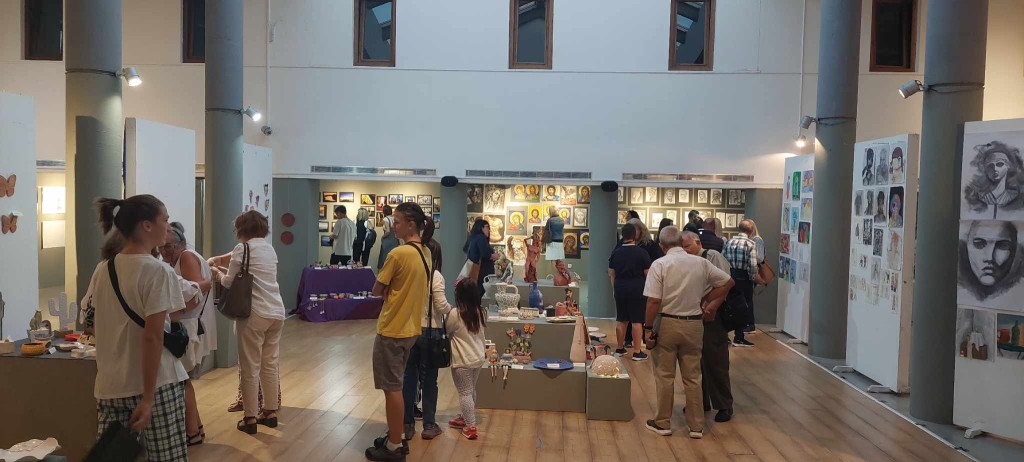 Αγρίνιο: Εγκαίνια για την ετήσια έκθεση έργων του Εικαστικού Εργαστηρίου (εικόνες)