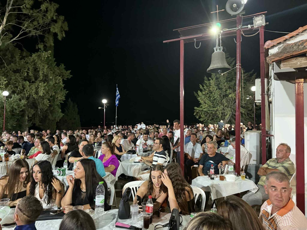 Ρίγανη Αγρινίου: Μεγάλο γλέντι και αστείρευτο κέφι ως το πρωί (φωτο, βίντεο)