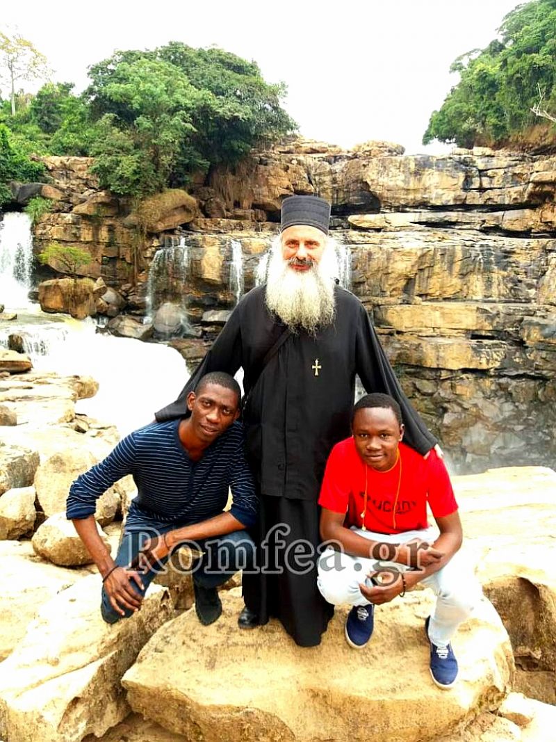 Ο συμπατριώτης μας απο την Κυπάρισο Αγρινίου Ιεραπόστολος στο Κονγκό Αρχιμανδρίτης Θεοδόσιος Τσιτσιβός