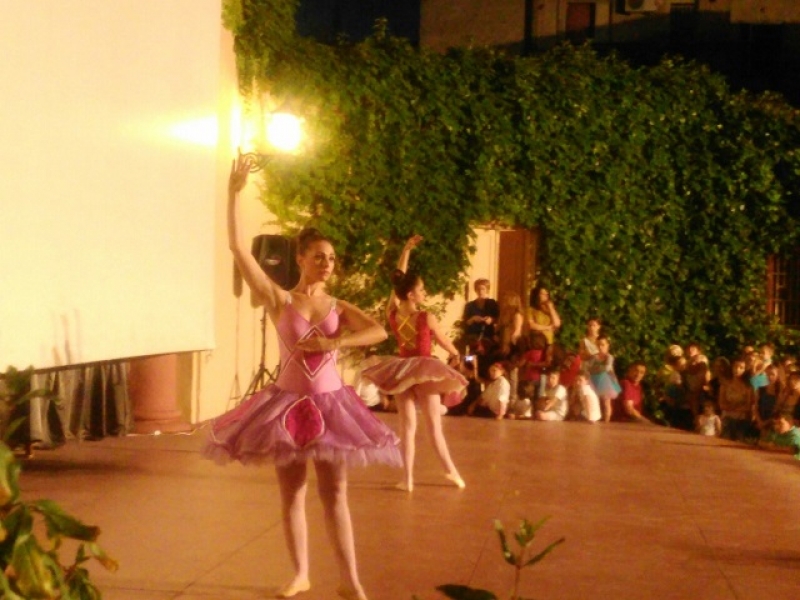 Εντυπωσιακά χορευτικά την πρώτη ημέρα των εκδηλώσεων για τη λήξη των τμημάτων της ΚΕΔΑ (φωτο)