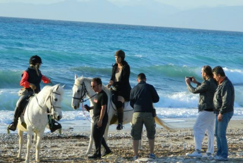 Διεθνές video clip με φόντο τοπία της Λευκάδας