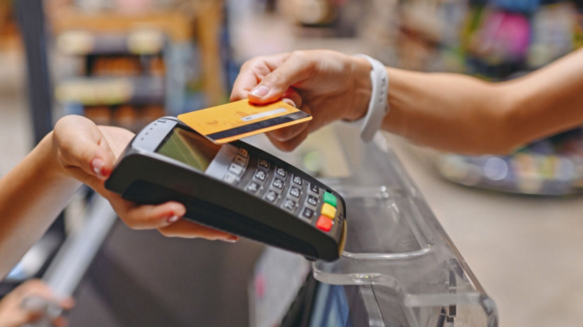 Υποχρεωτικά ασφάλιση, MyDATA, POS – Μετρητά μόνο κάτω από €500