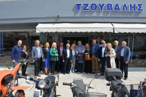 Επισκέψεις στην οδό Ναυπάκτου και το Συνοικισμό Βίγλας απο τον Νίκο Καραπάνο