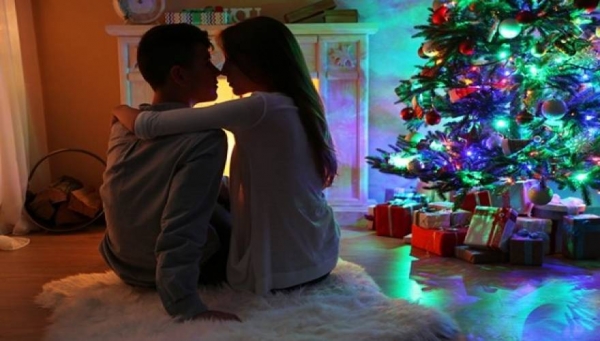 Iδού πέντε τρόποι για να ανανεώσετε τη σχέση σας στις γιορτές!