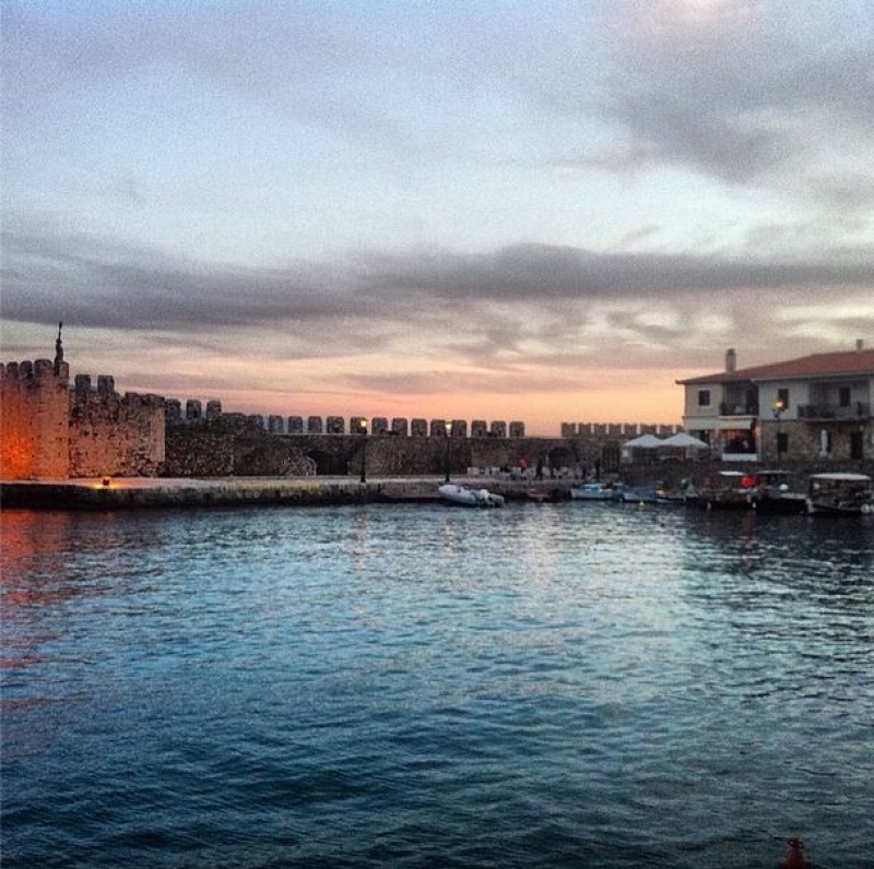 &quot;Βάρκα χωρίς πανιά&quot; Tό τραγούδι πού γράφτηκε για τον καημό ενός καλοκαιριού στη Ναύπακτο (video-φωτο)