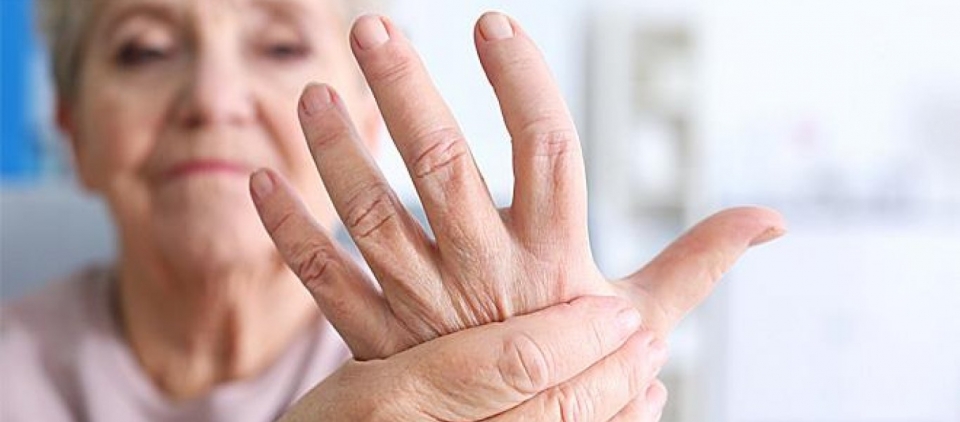 Ρευματοειδής αρθρίτιδα: Οι 33 τροφές που μειώνουν τον πόνο