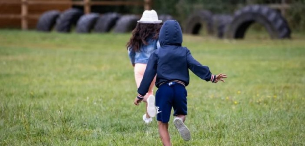 Πιάνουν δουλειά οι νταντάδες της γειτονιάς, ξεκινούν οι αιτήσεις για τους γονείς