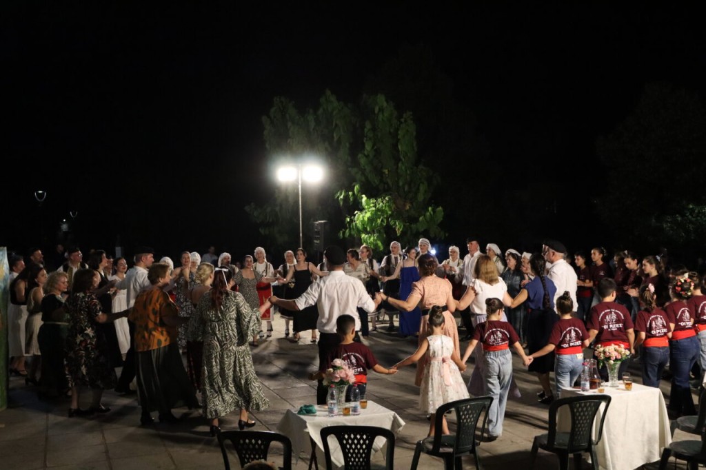 Αγρίνιο: Σε εορταστικό κλίμα η τελετή λήξης του Συλλόγου Φίλων της Παράδοσης «Οι Ρίζες»