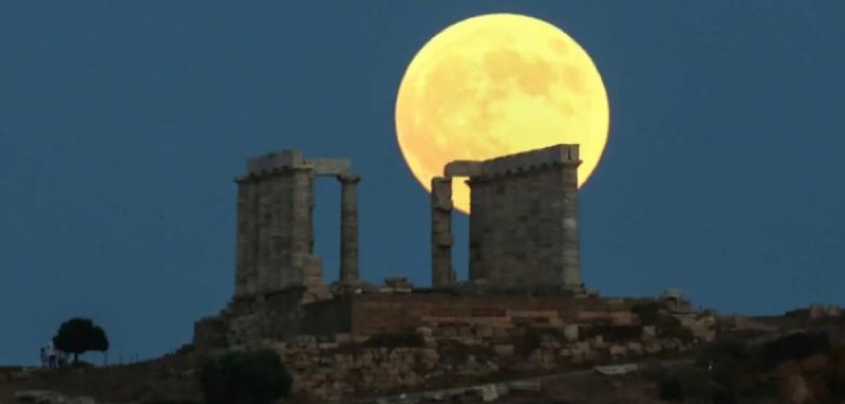 Ολική έκλειψη Σελήνης: «Ματωμένο φεγγάρι» στις 16 Μαΐου