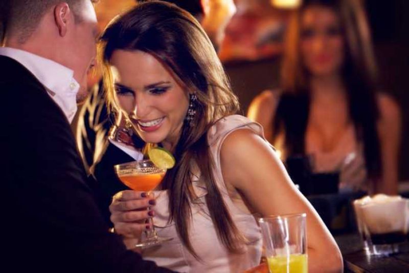 Εγένετο σχολή φλέρτ στην Αθήνα – Πώς θα γίνεις κατακτητής