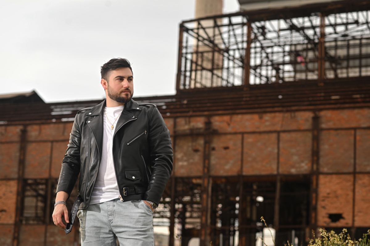 Γιώργος Κωνστανταράκης: ένας Υποπλοίαρχος με αγάπη για το τραγούδι! (video)