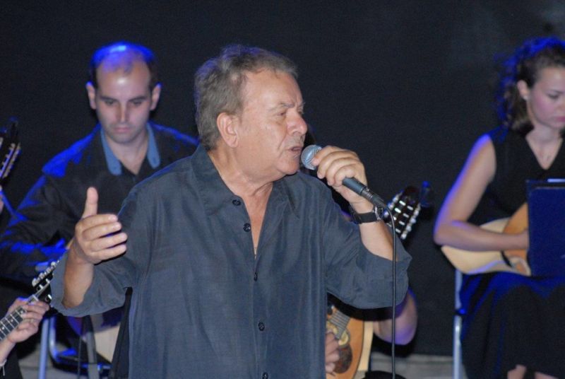Υπέροχη συναυλία με τον Μανώλη Μητσιά στο Μεσολόγγι