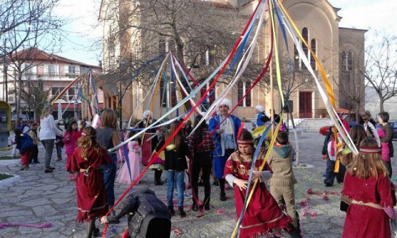 Πραγματοποιήθηκε το αποκριάτικο γαϊτανάκι στην Κατούνα